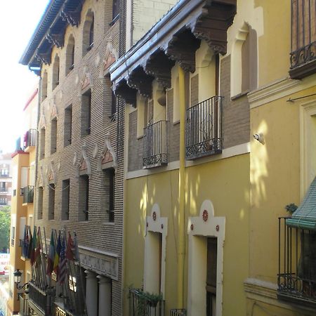 Apartamentos Turísticos Reyes Católicos Zaragoza Exterior foto