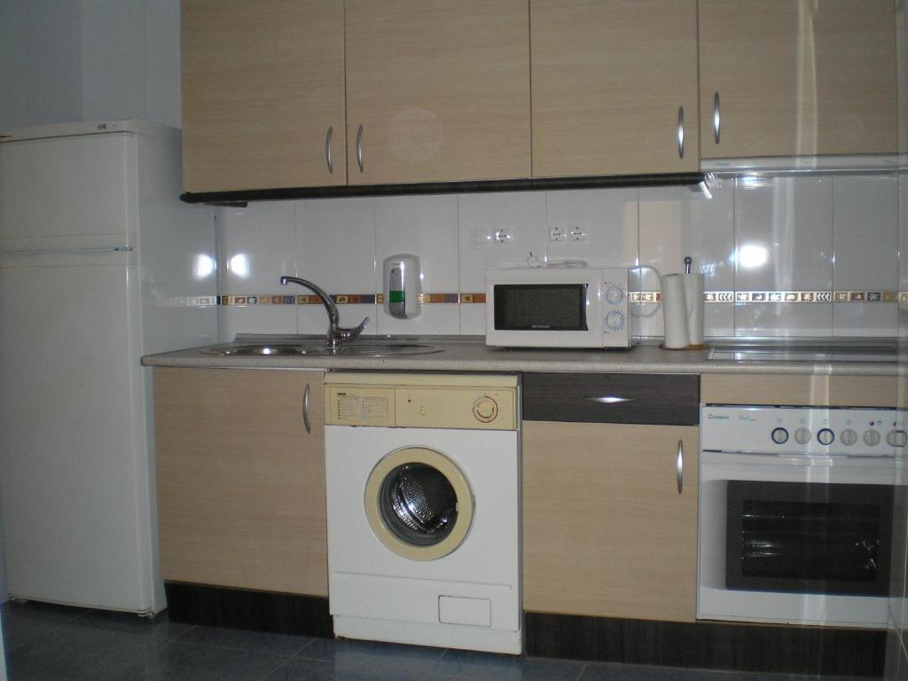 Apartamentos Turísticos Reyes Católicos Zaragoza Habitación foto